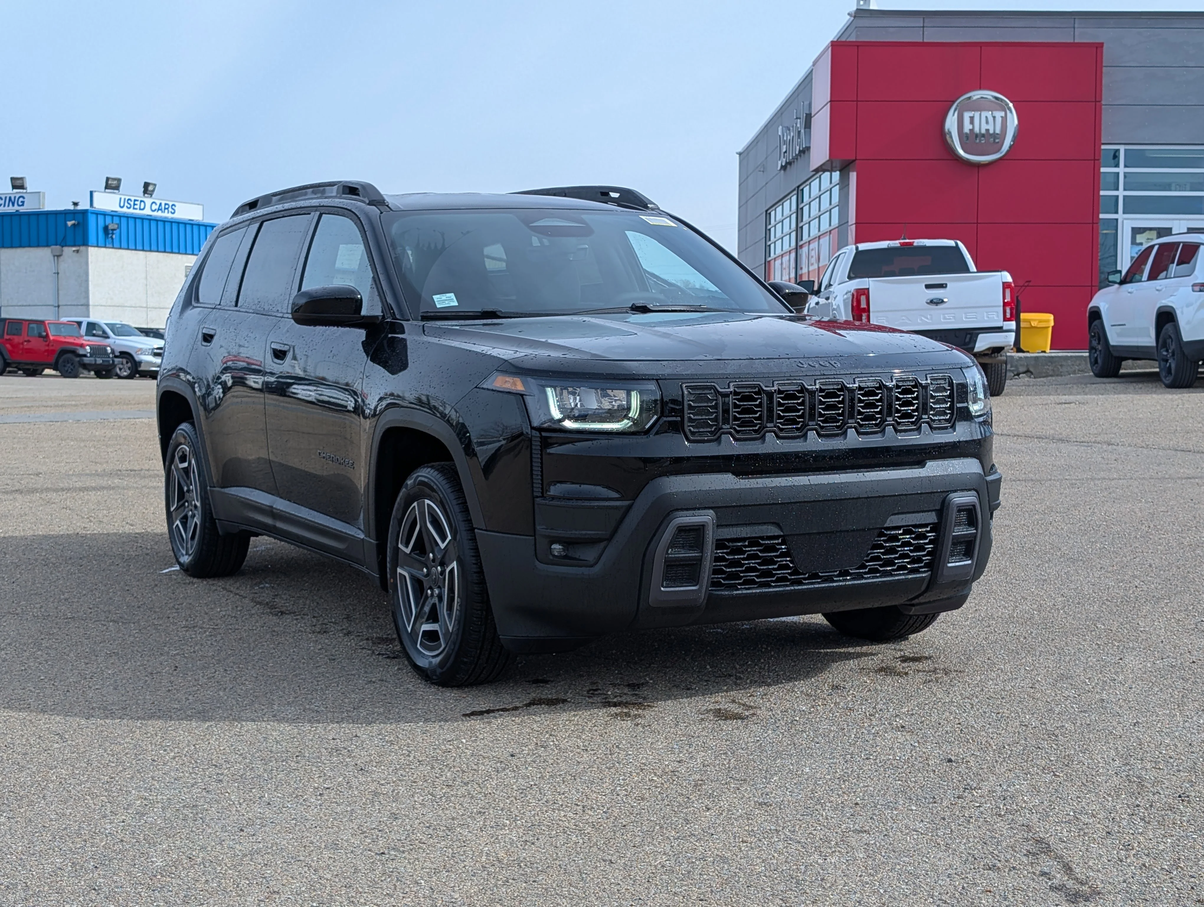 New 2026 Diamond Black Crystal Pearl Jeep Laredo image 9