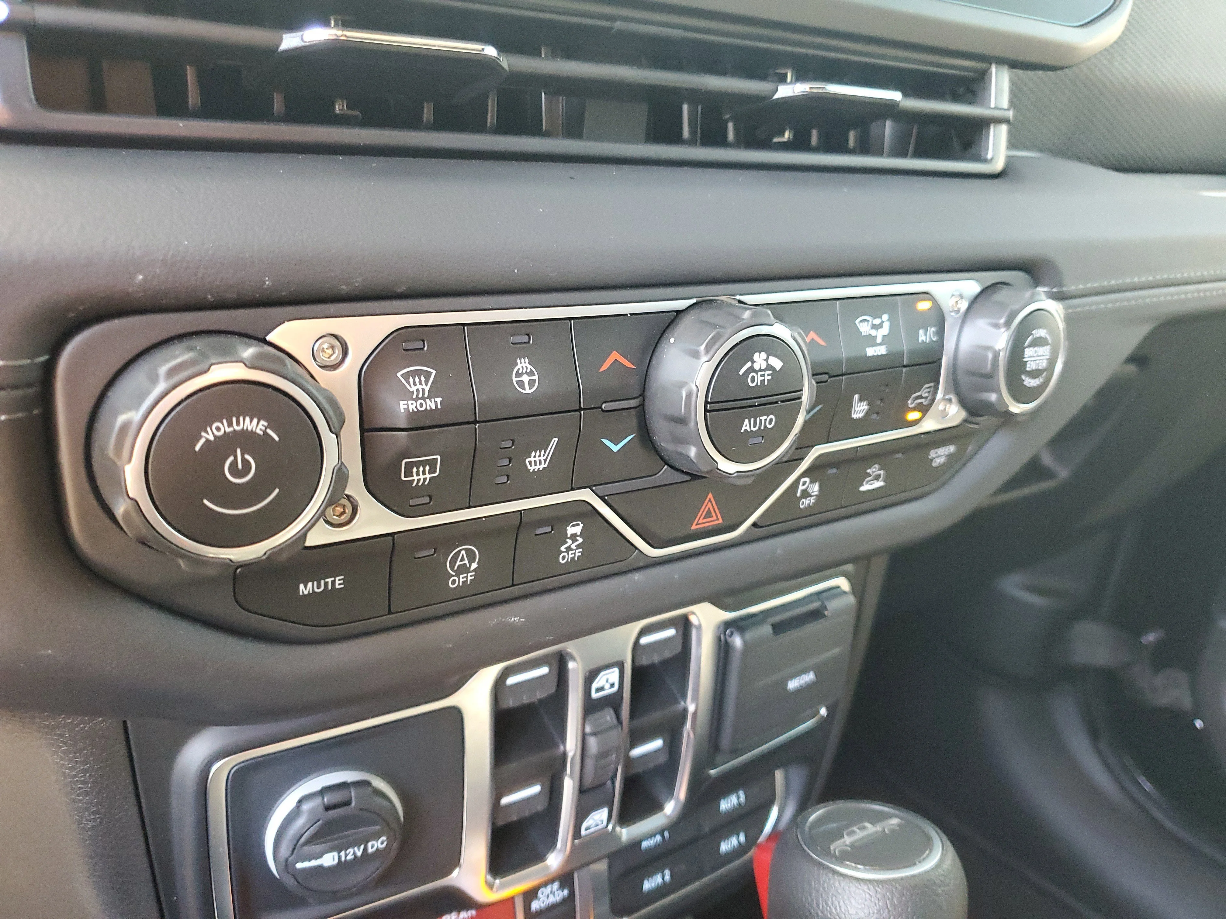 Used 2025 Black Clearcoat Jeep Rubicon image 20