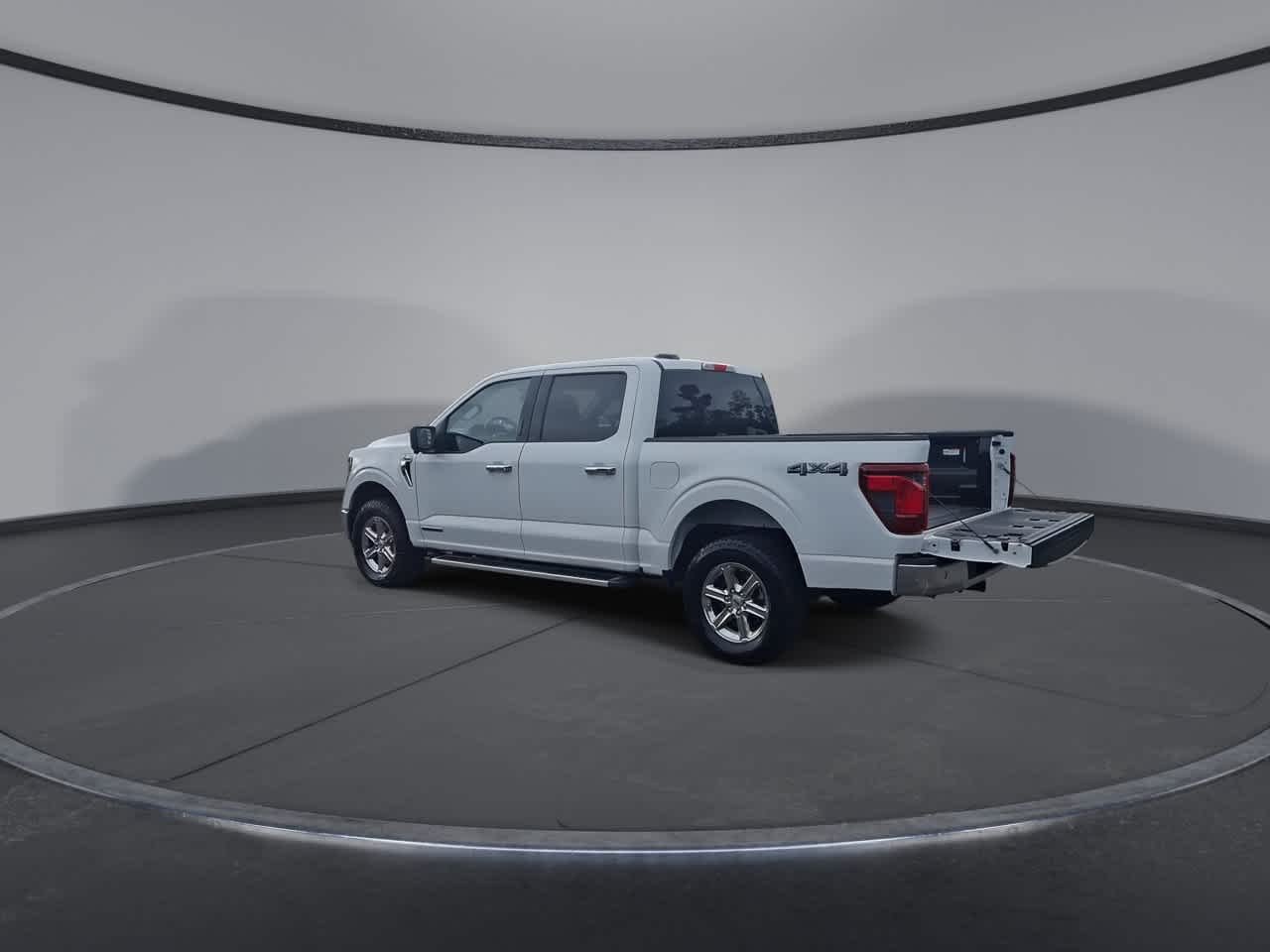Certified Used 2024 Oxford White Clearcoat Ford XLT image 6