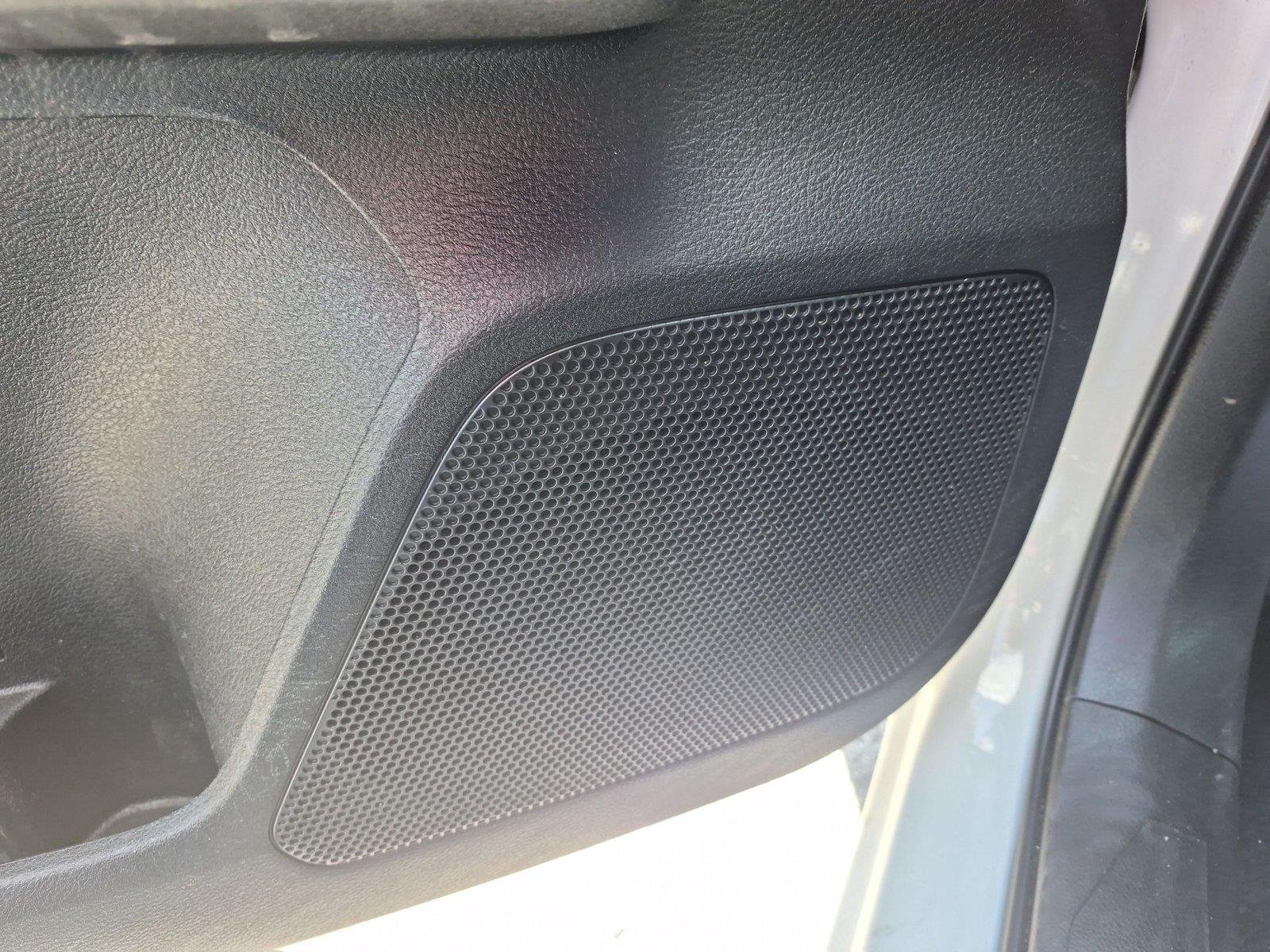 Used 2022 White Toyota SR image 17