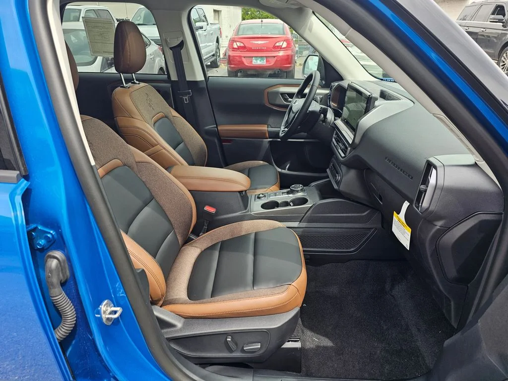 New 2025 Velocity Blue Metallic Ford Outer Banks® image 10