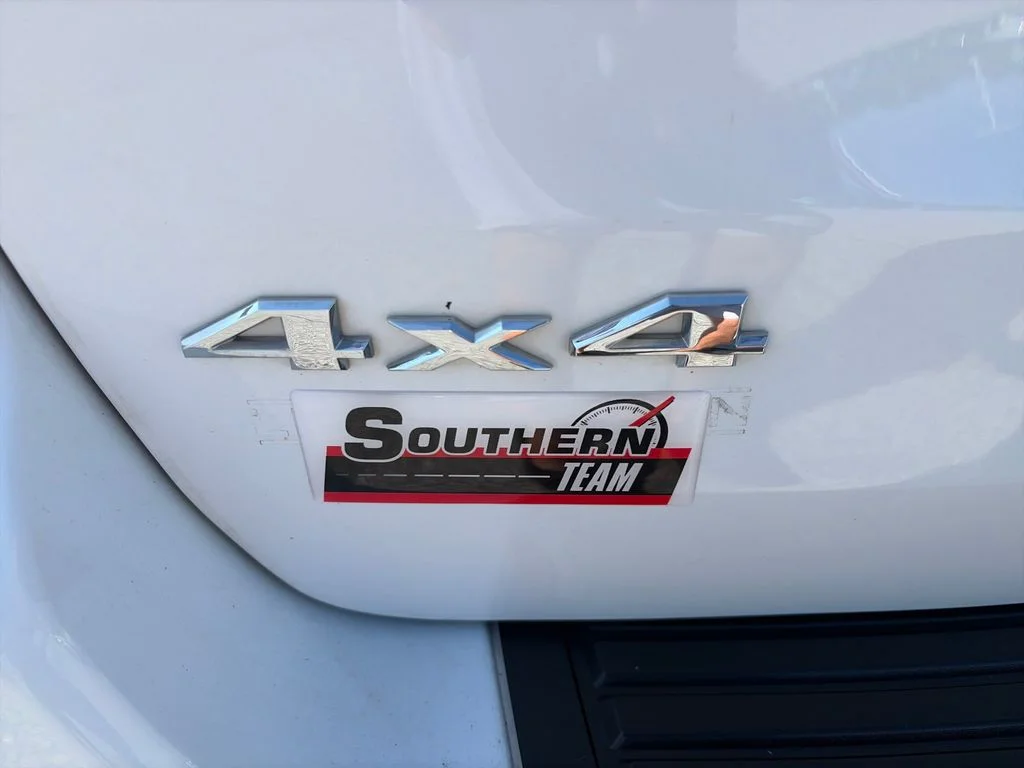 Used 2020 White Jeep Laredo E image 39