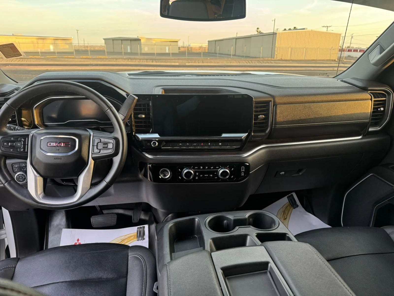 Used 2024 WHITE GMC SLT image 29