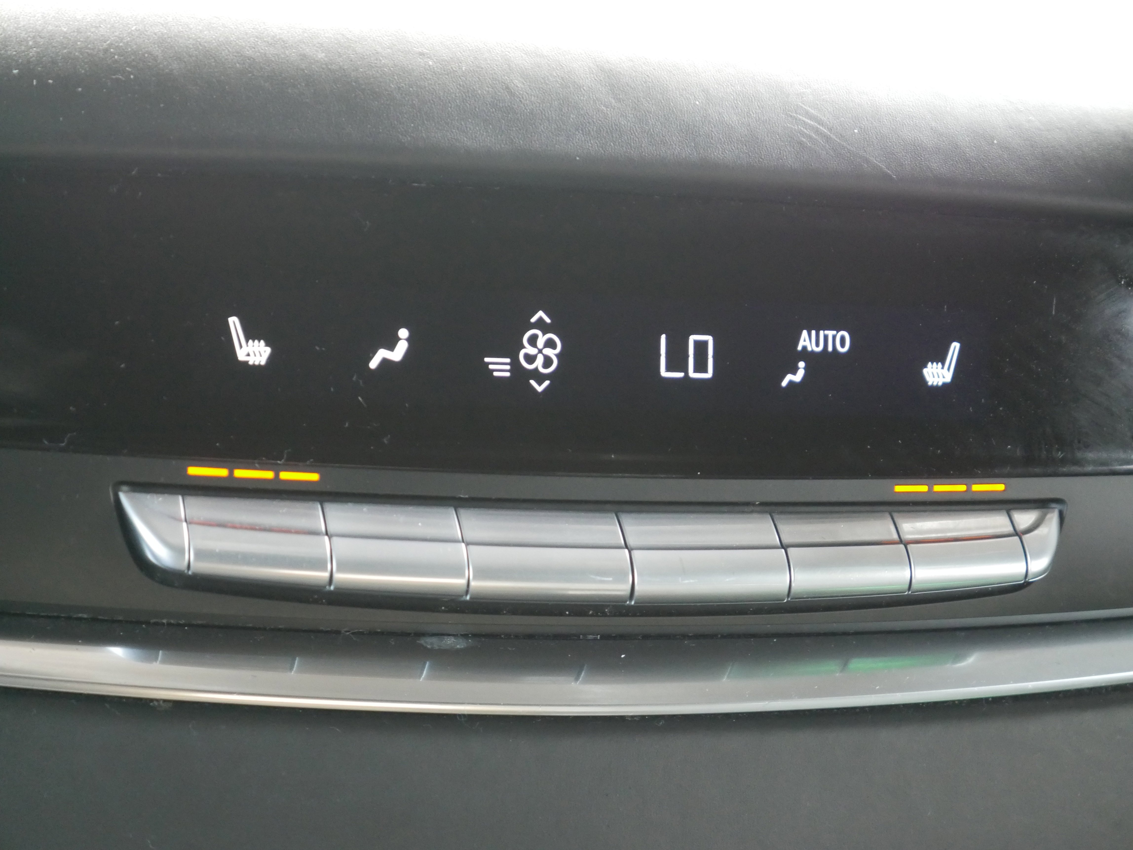 Used 2021 Black Raven Cadillac Premium Luxury Platinum image 21