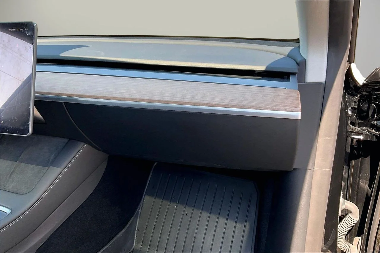 Used 2025  Tesla Performance image 22