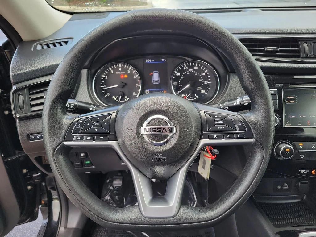 Used 2019 Black Nissan S image 26