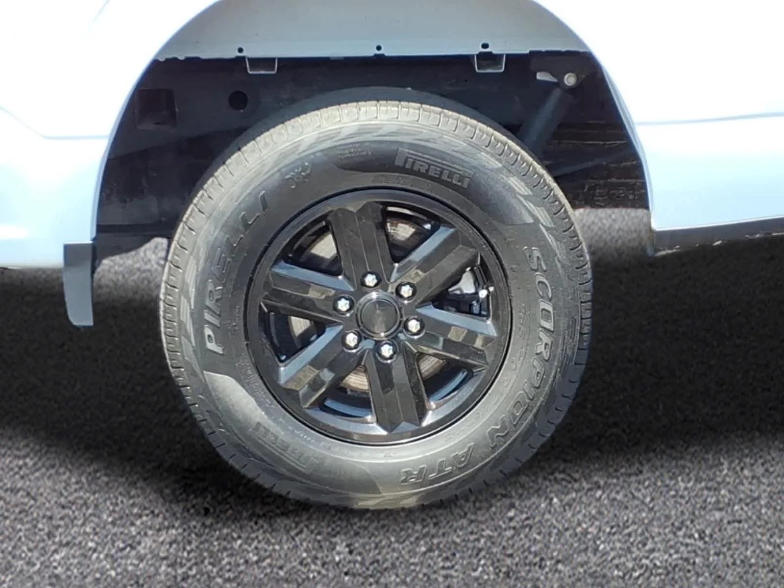 Used 2023 Oxford White Ford XLT image 3