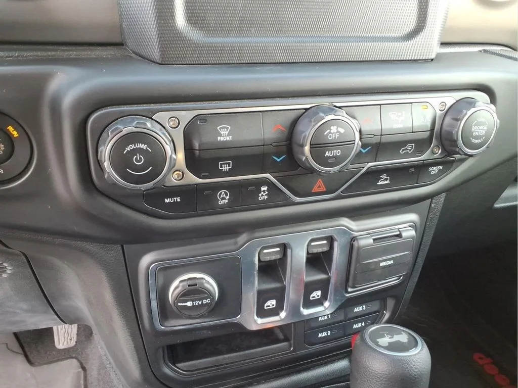 Used 2021 Gray Jeep Sport S image 25