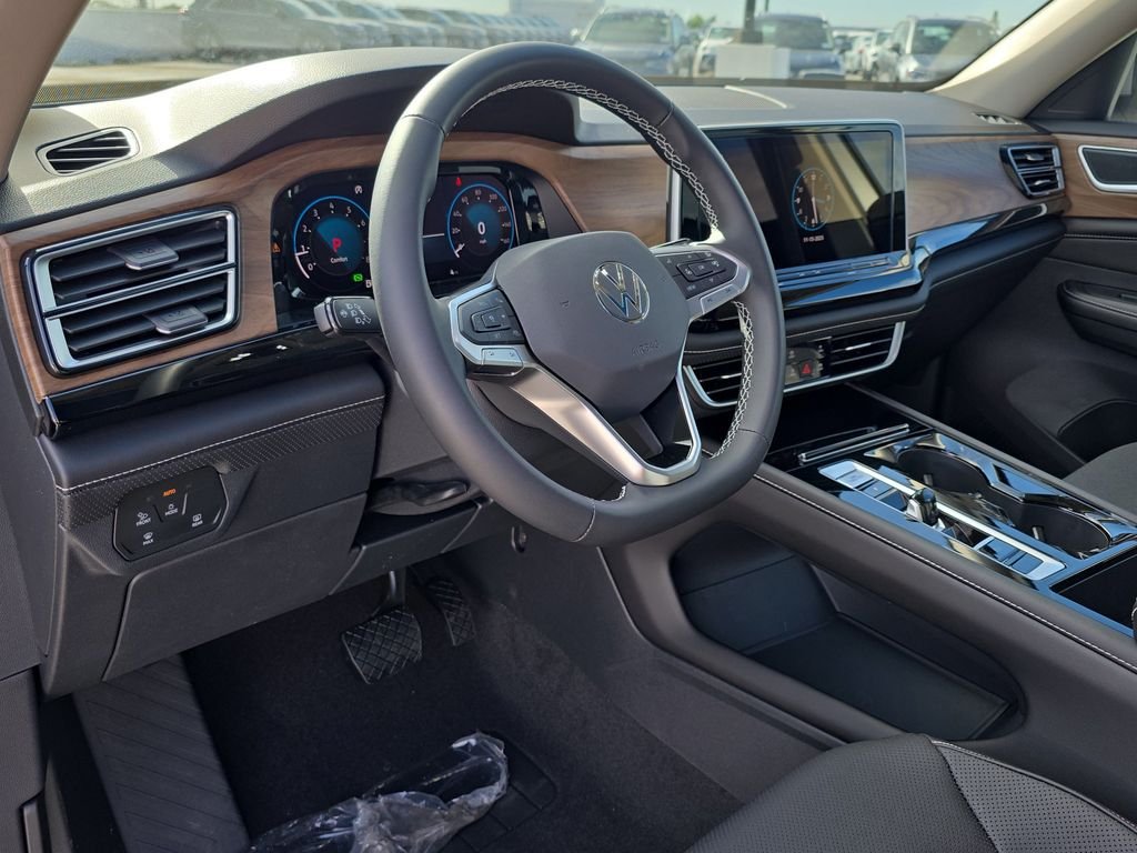 New 2026 Silver Volkswagen 2.0T SE w/Technology image 9