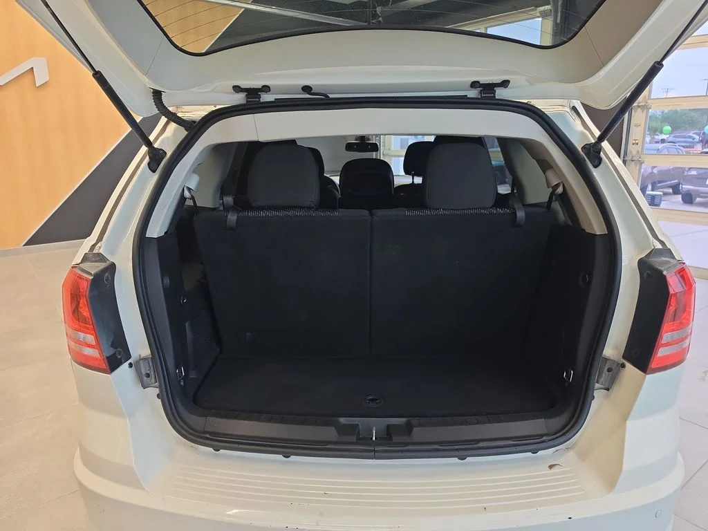 Used 2020 White Dodge SE image 28