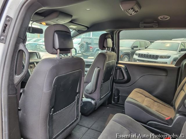 Used 2018 Silver Dodge SE Plus image 12