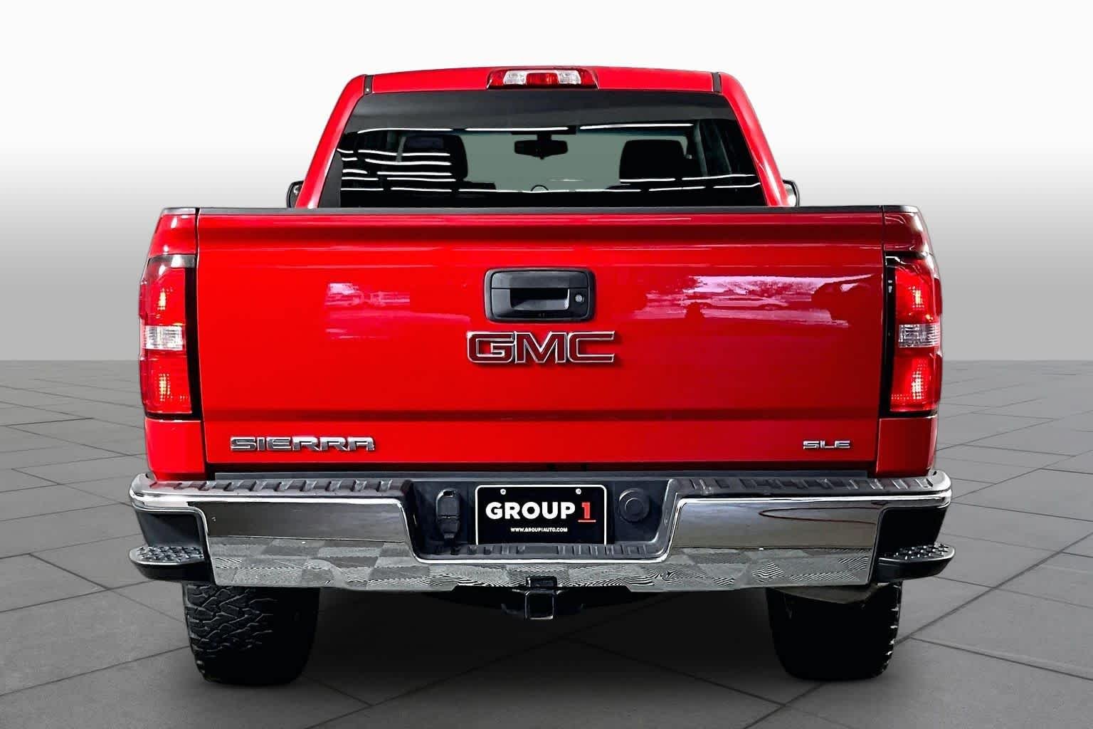 Used 2018 Cardinal Red GMC SLE image 5