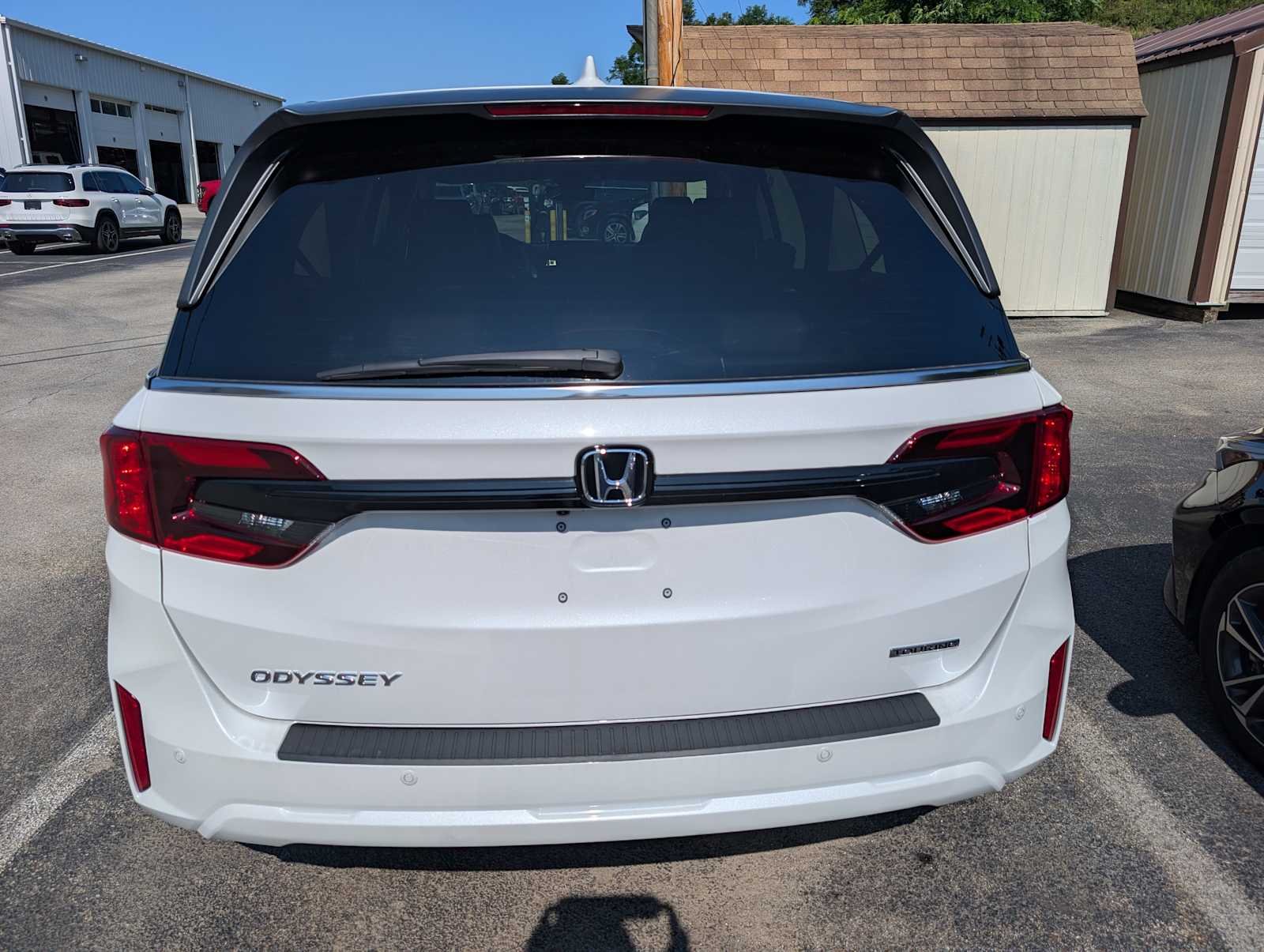 New 2026 Platinum White Pearl Honda Touring image 8