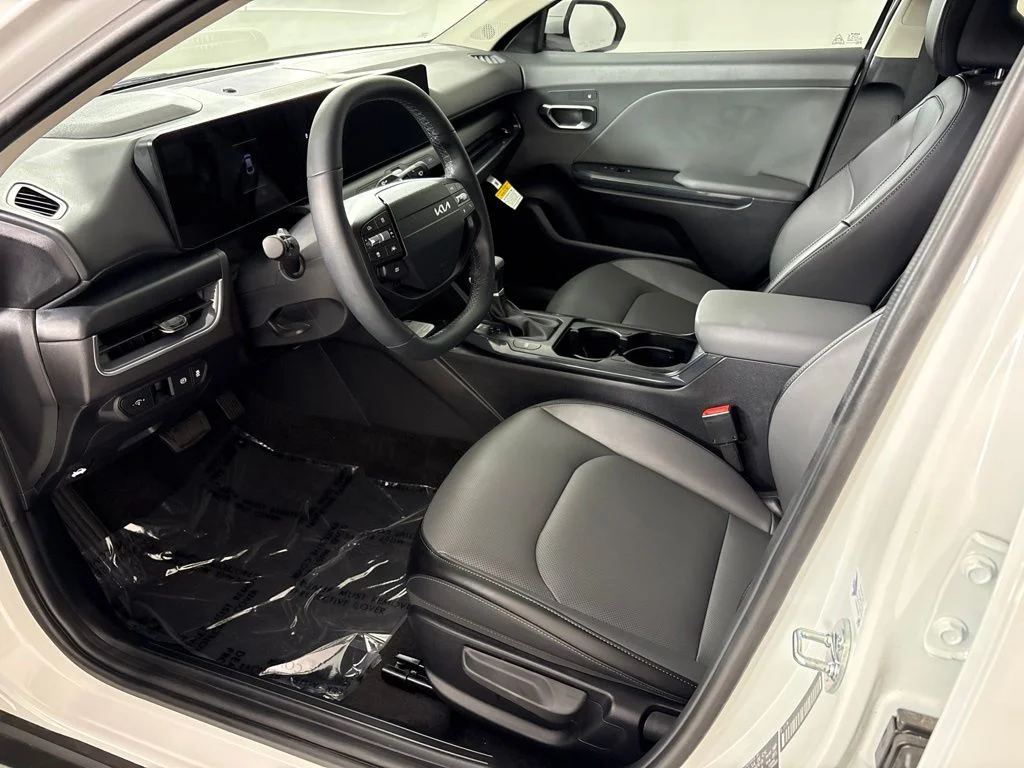 New 2026 Snow White Pearl Kia EX image 26