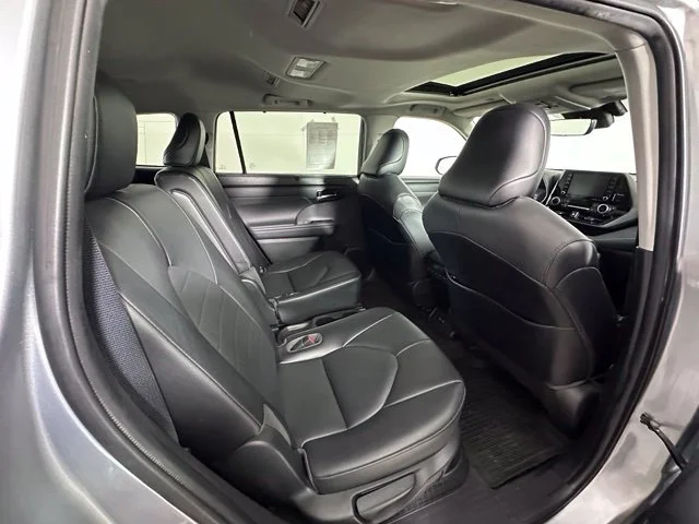 Used 2021 Silver Toyota XLE image 28