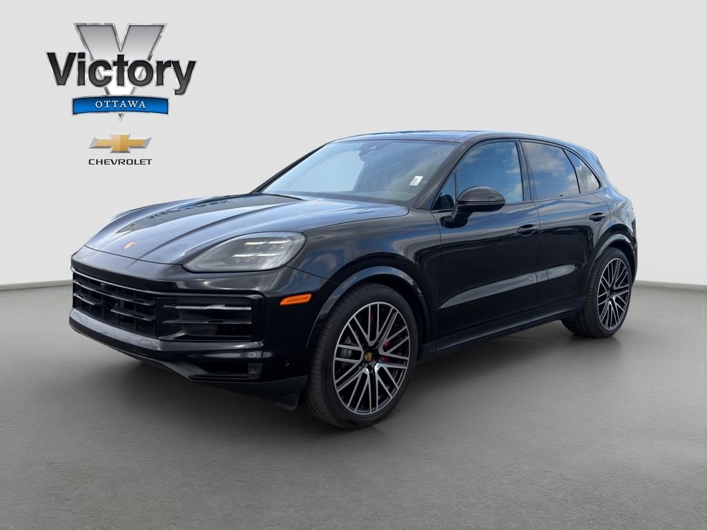 2024 Porsche Cayenne S's photo