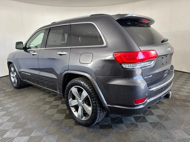 Used 2016 Granite Crystal Metallic Clearcoat Jeep Overland image 6