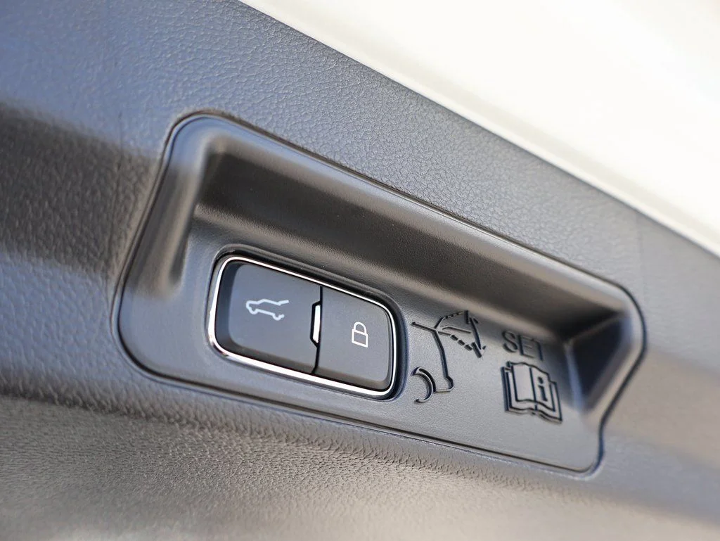 2026 Ford Explorer Tremor - Photo 18