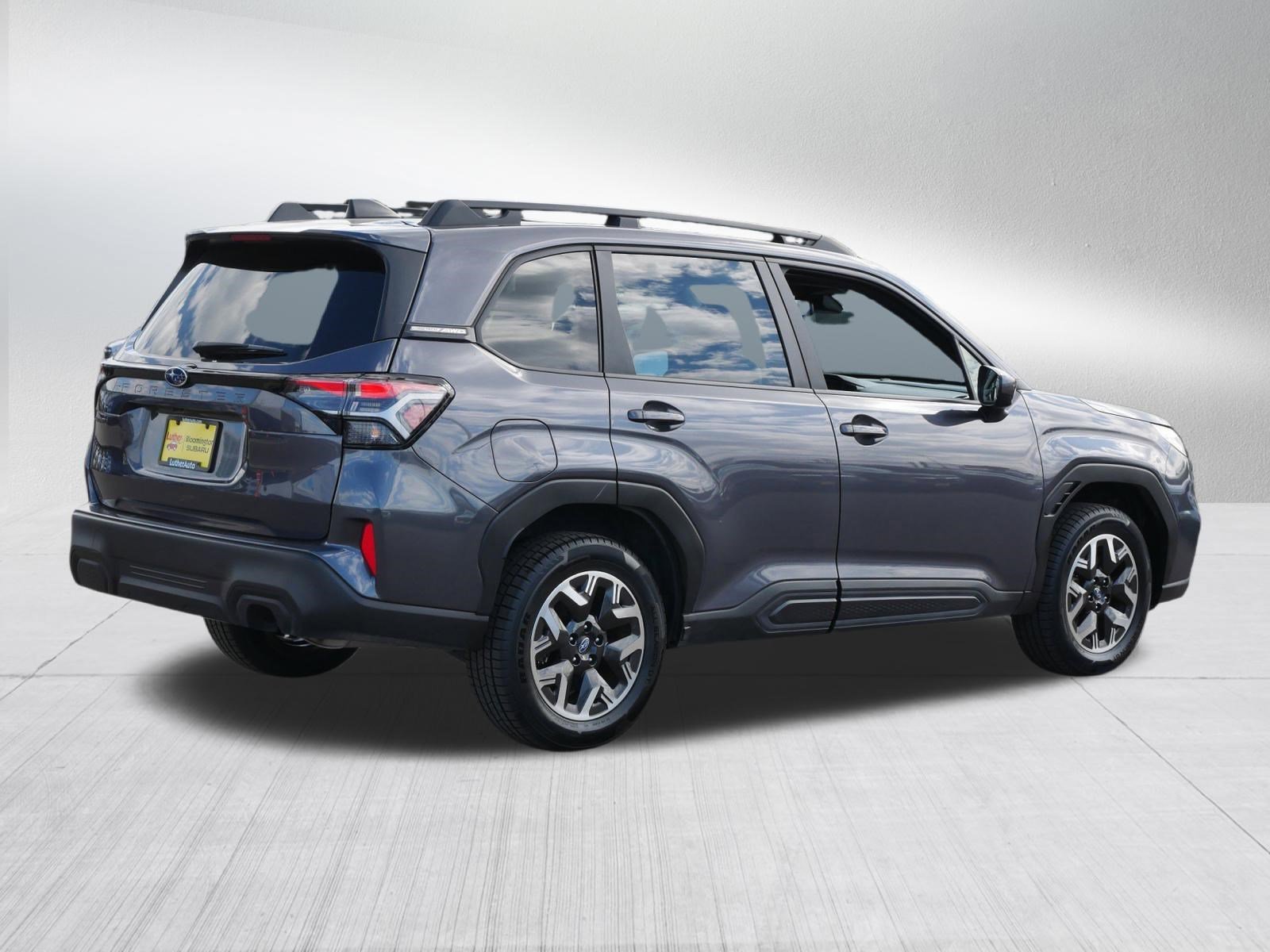 Used 2025 Magnetite Gray Metallic Subaru Premium image 7