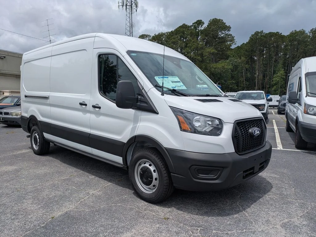 New 2026 Oxford White Ford Base image 2