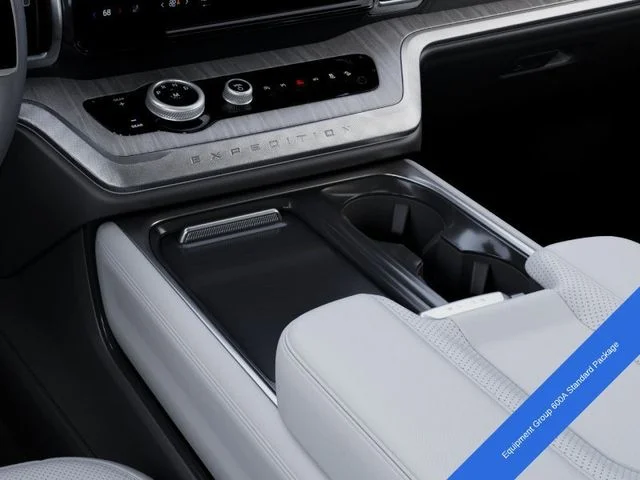 New 2027 Star White Metallic Tri-Coat Ford Platinum image 17
