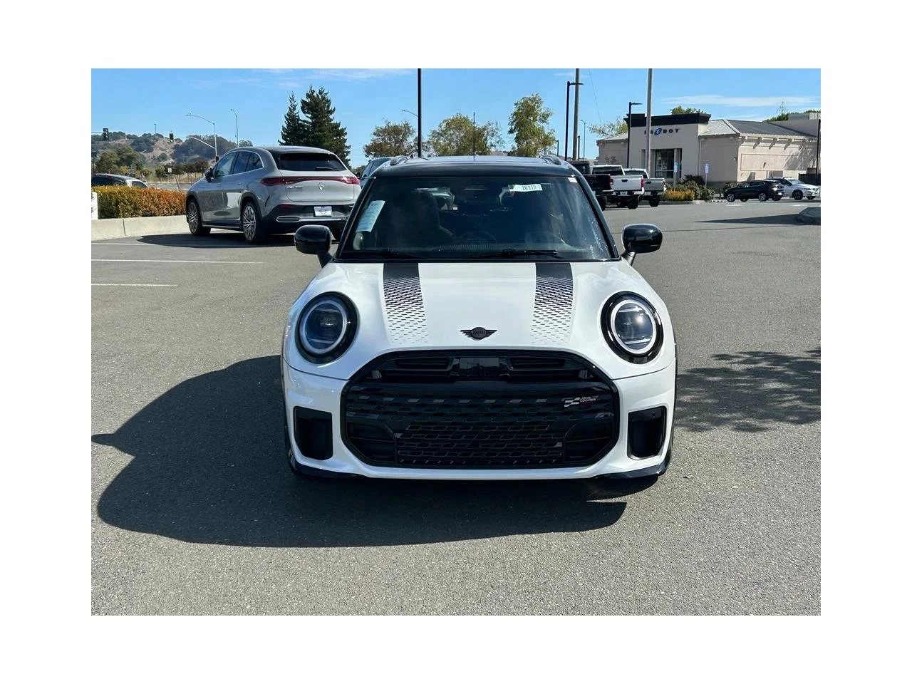 New 2026 Nanuq White Metallic MINI ICONIC image 8