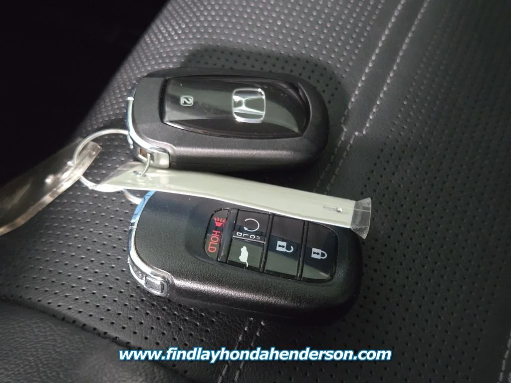 Certified Used 2024 Lunar Silver Metallic Honda EX-L image 31