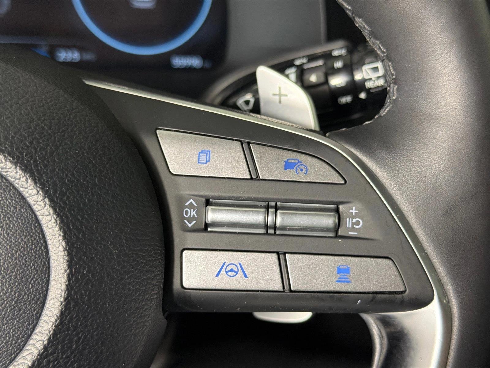 Used 2023 Abyss Black Pearl Hyundai SEL image 28