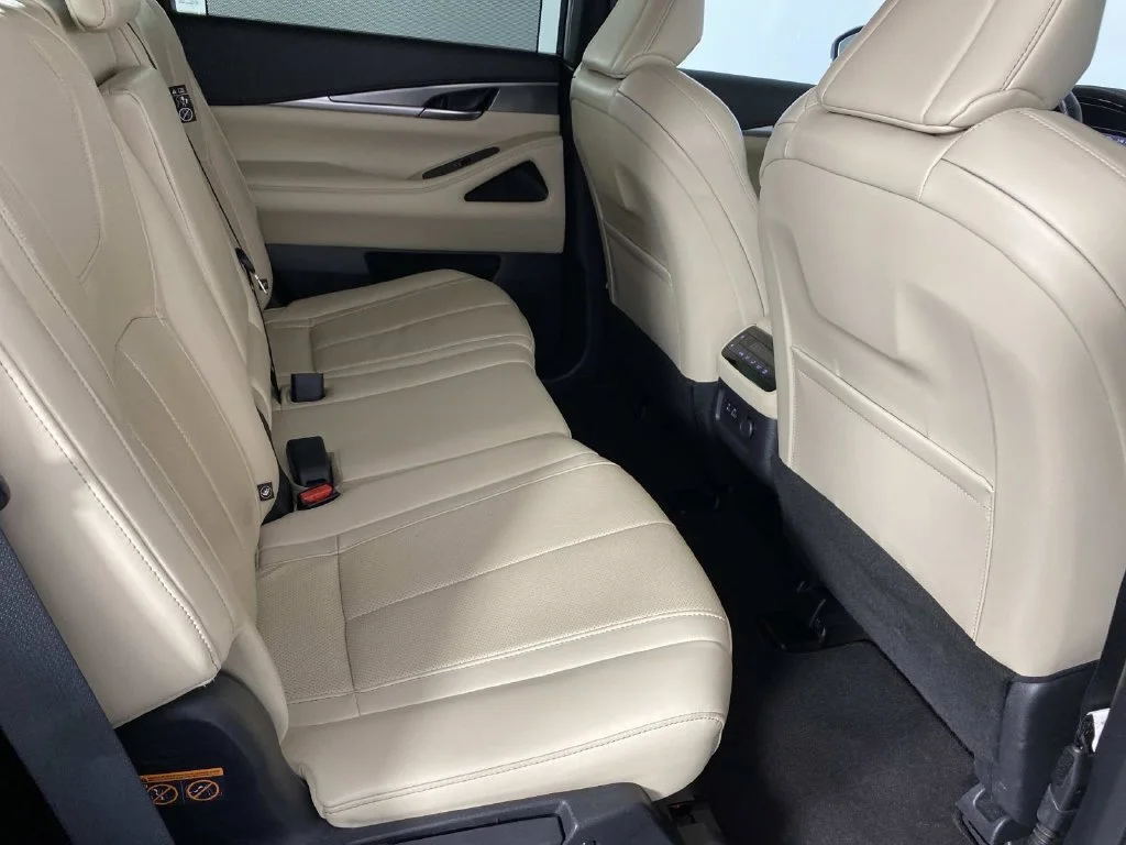 Used 2023 Titanium INFINITI LUXE image 12