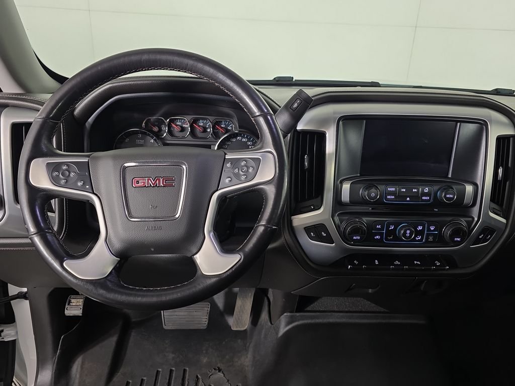 Used 2018 White GMC SLT image 12
