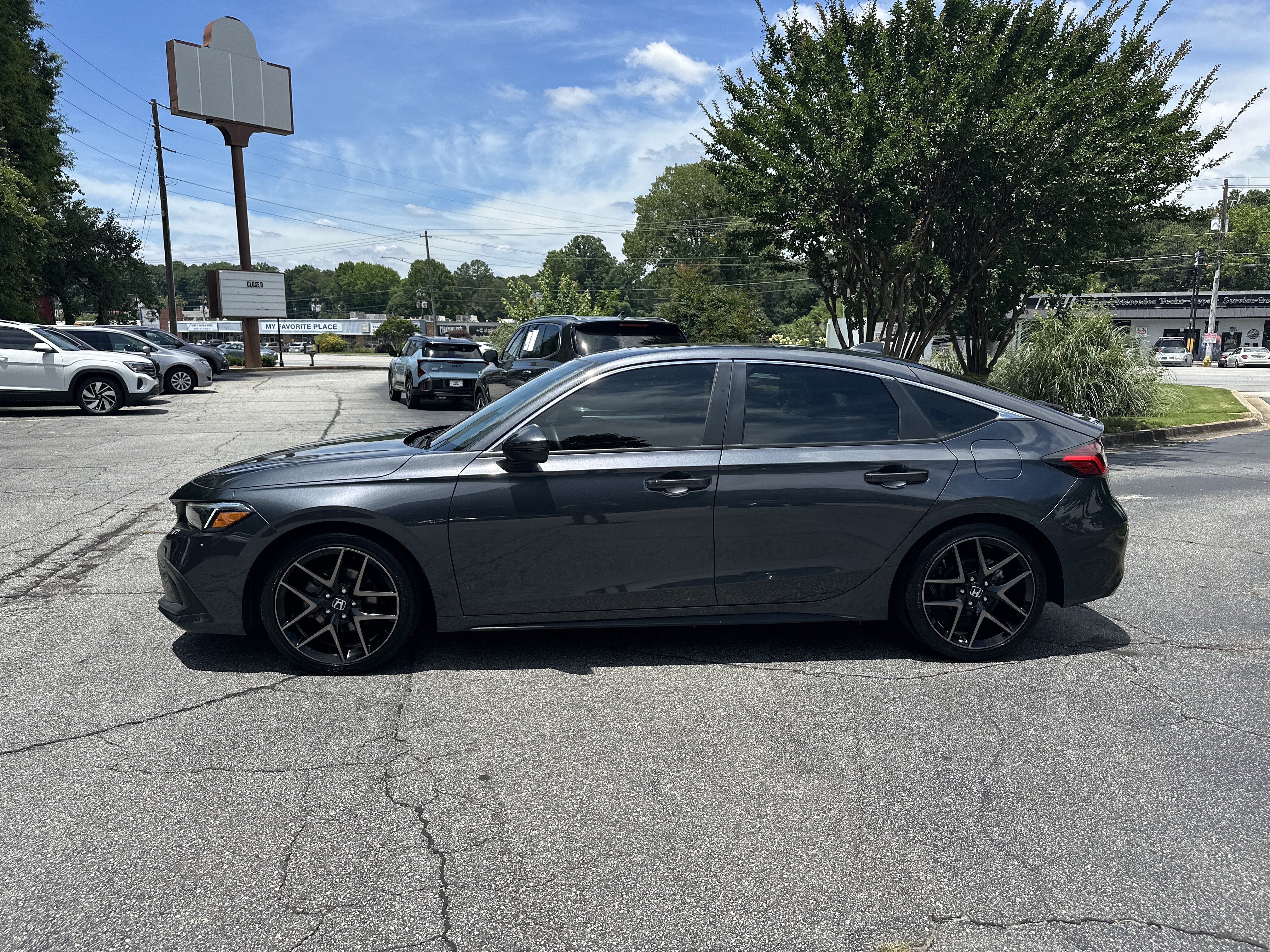 Used 2024 Meteorite Gray Metallic Honda Sport Touring image 9