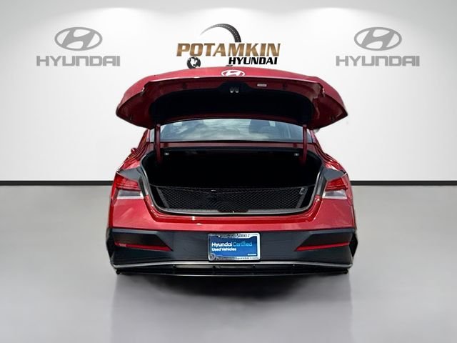 Used 2025 Red Hyundai SEL Convenience image 24