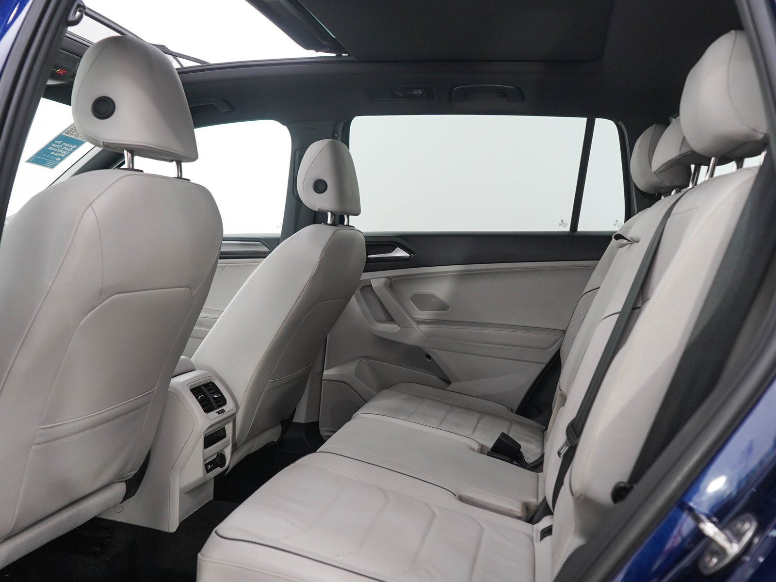 Used 2024  Volkswagen SEL R-Line image 15