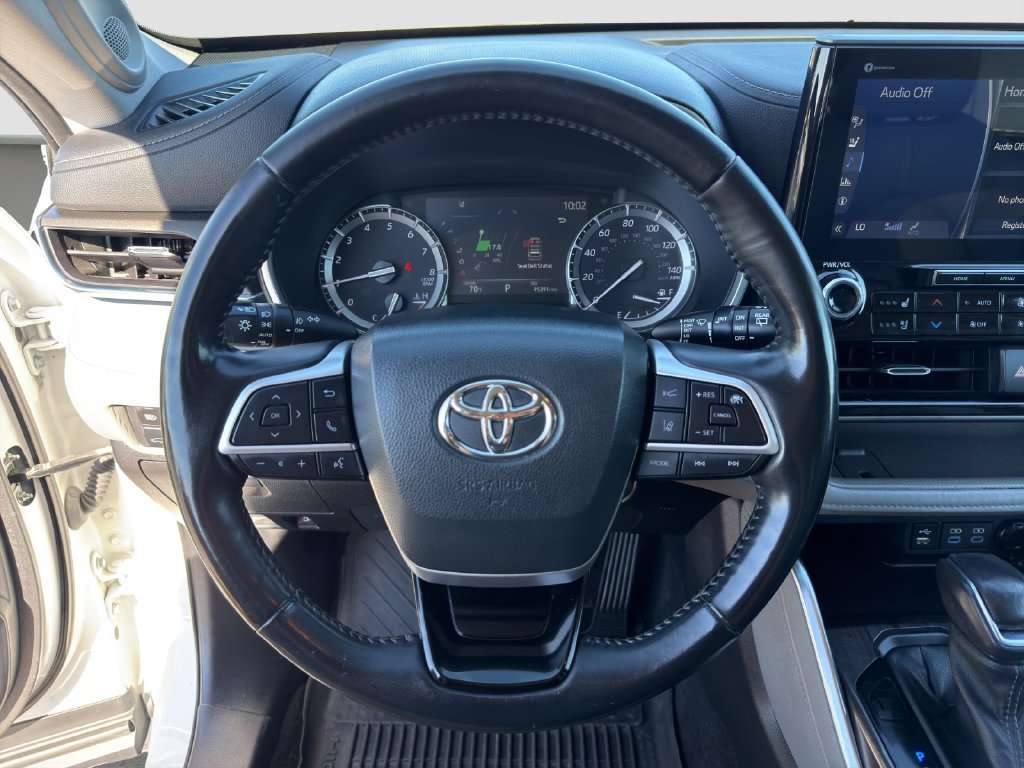 Used 2022 White Toyota Limited image 10