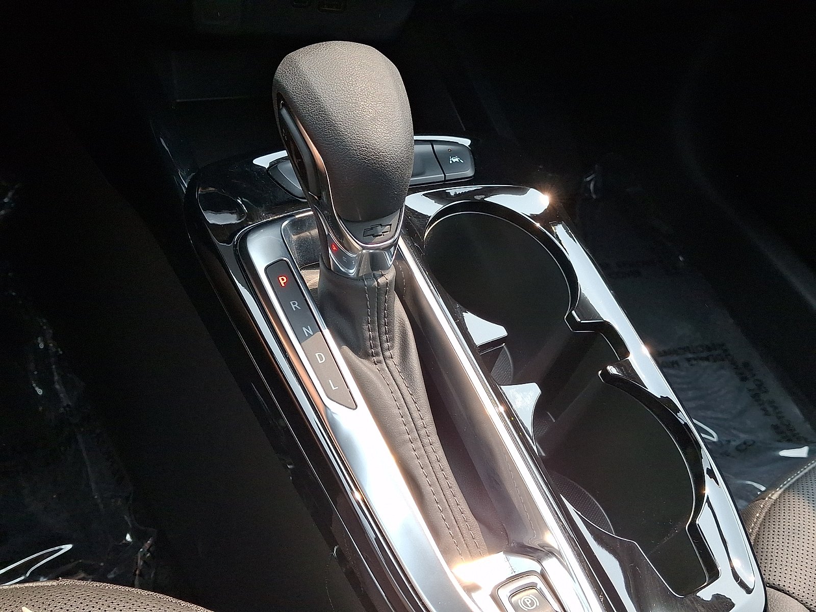 Used 2024 Sterling Gray Metallic - GZB Chevrolet FWD ACTIV image 14
