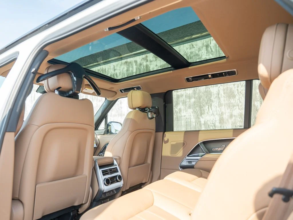 New 2026 Fuji White Land Rover SE image 21
