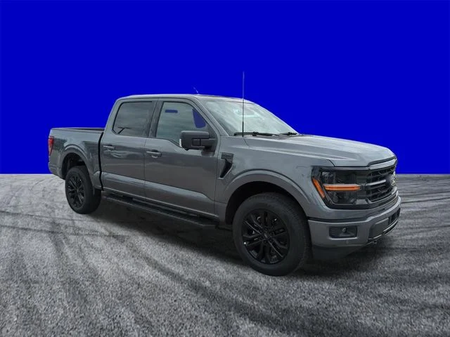 New 2026 Carbonized Gray Metallic Ford XLT image 2
