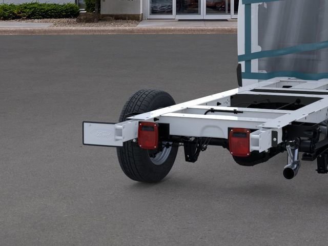 New 2026 Oxford White Ford Base image 21