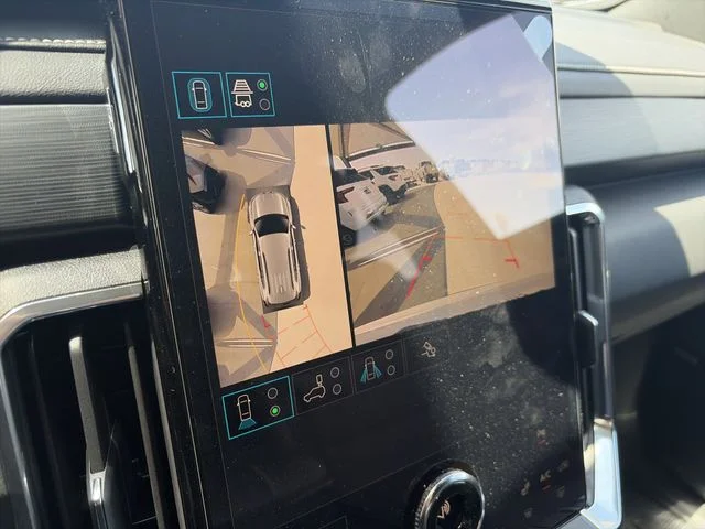 New 2026 White GMC Elevation image 17