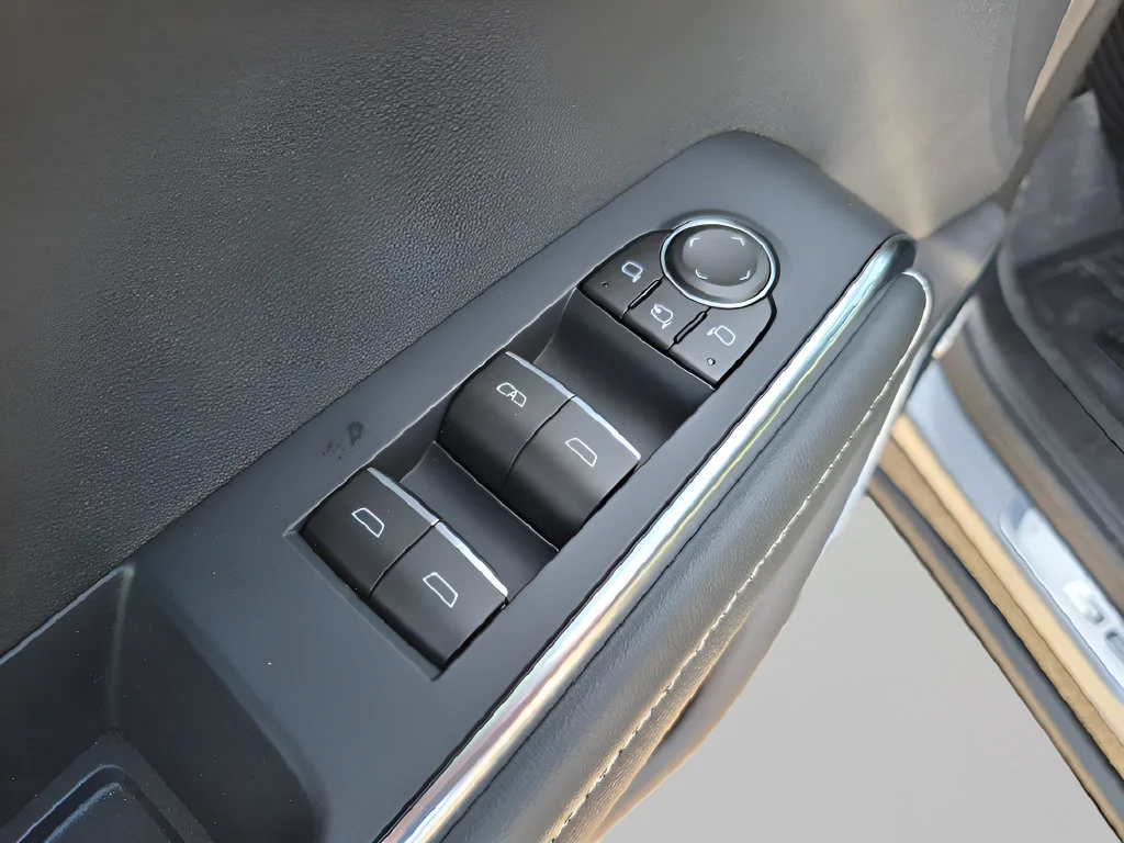 2026 GMC Acadia Denali - Photo 20