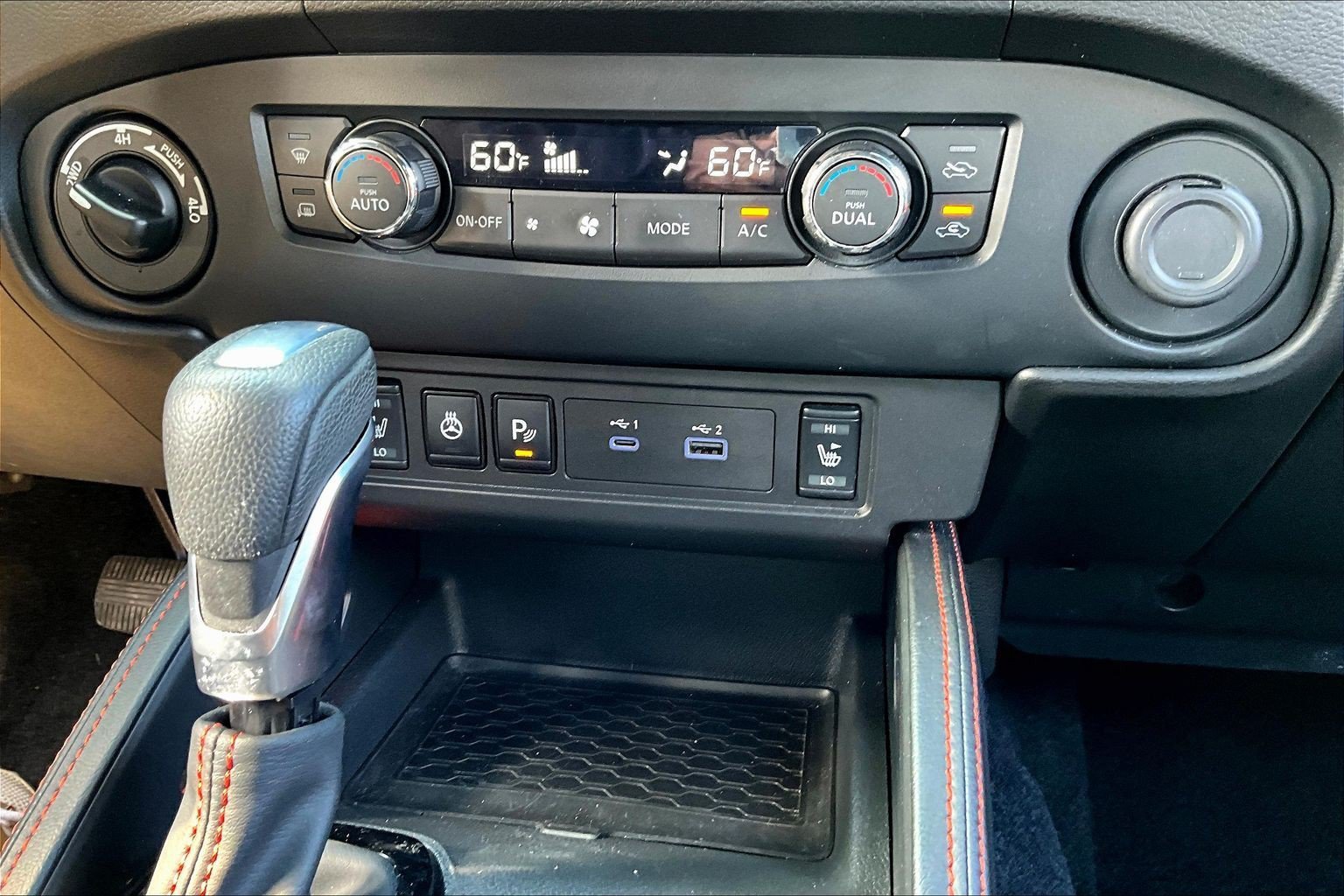 Used 2022 Black Nissan PRO-4X image 13