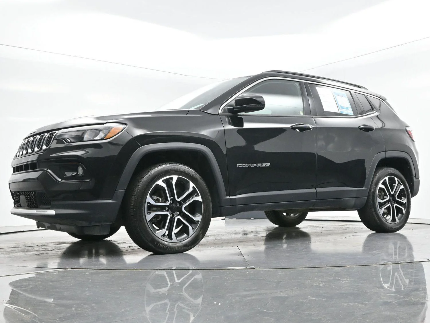 Used 2023 Diamond Black Crystal Pearlcoat Jeep Limited image 44
