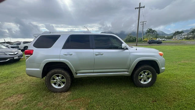 Used 2013 Silver Toyota Limited image 6
