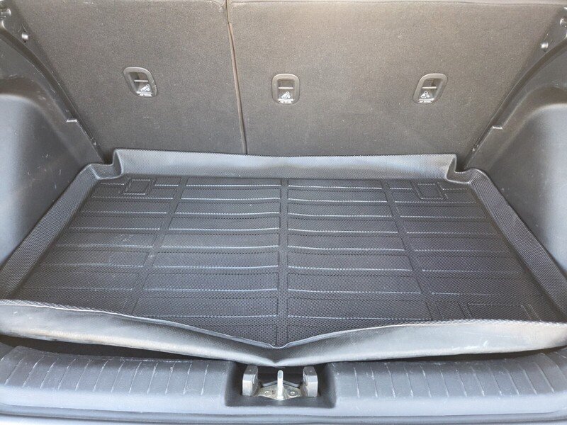 Used 2021 Black Hyundai SE image 17