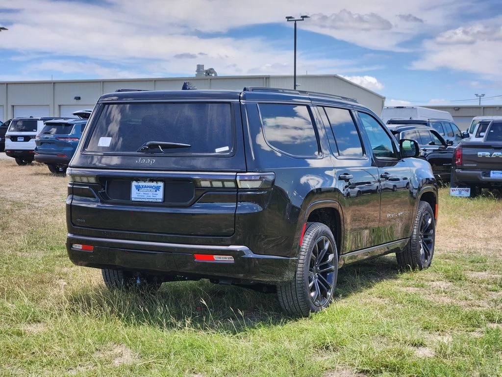 New 2026 High Gloss Black Jeep Summit Reserve image 4