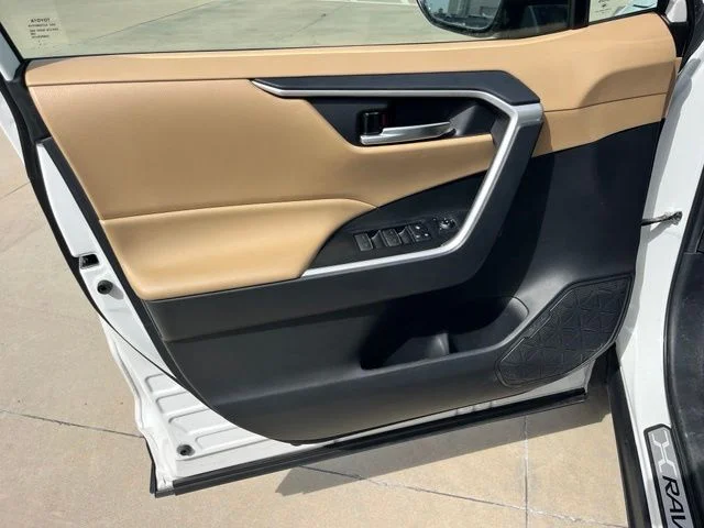 Used 2024 Beige Toyota XLE Premium image 8