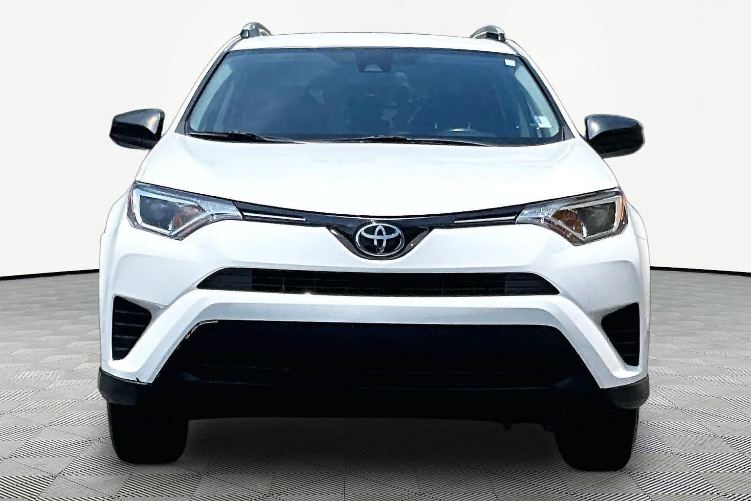 Used 2018 Super White Toyota LE image 4