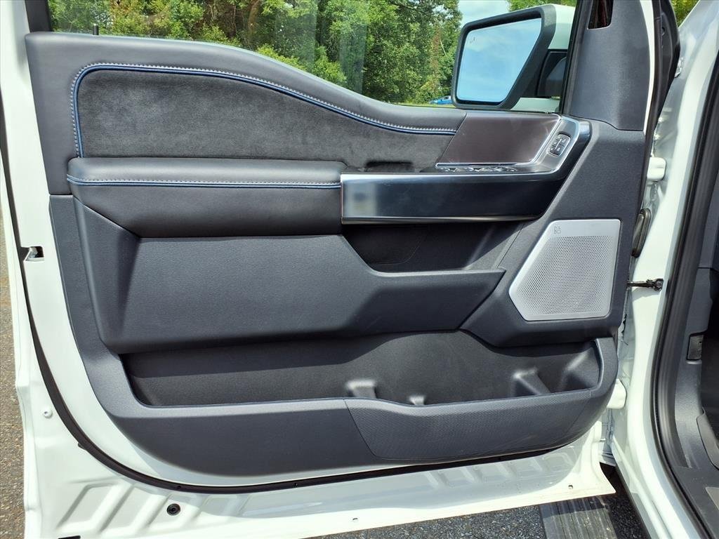 New 2025 Star White Metallic Tri-Coat Ford Platinum image 4