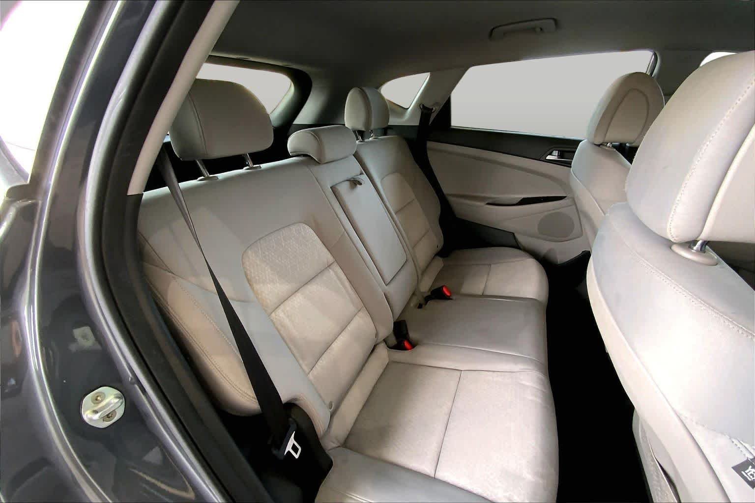 Used 2017 Coliseum Grey Hyundai SE image 19