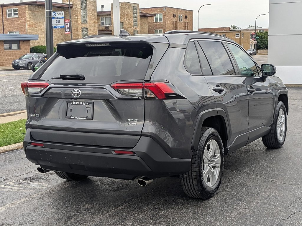 Used 2021 Midnight Black Metallic Toyota XLE image 5
